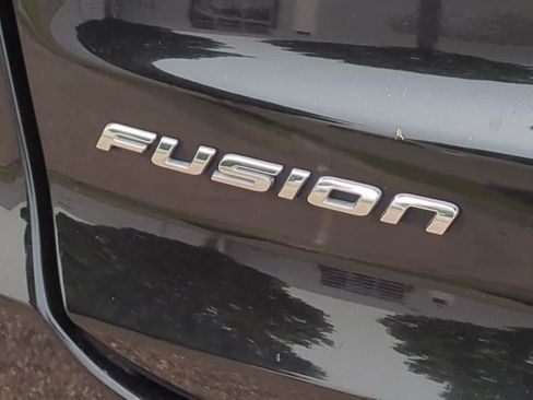 Used 2020 Ford Fusion SE FWD image 12