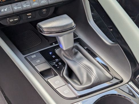 Used 2025 Hyundai Elantra Limited FWD image 28