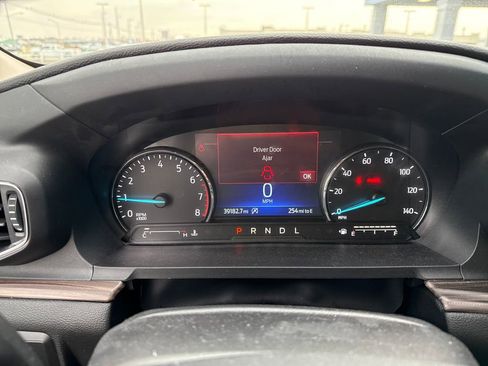 Used 2024 Ford Explorer Limited image 19