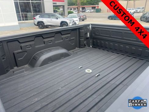 Used 2024 Chevrolet Silverado 2500 Custom w/ Custom Value Package image 10
