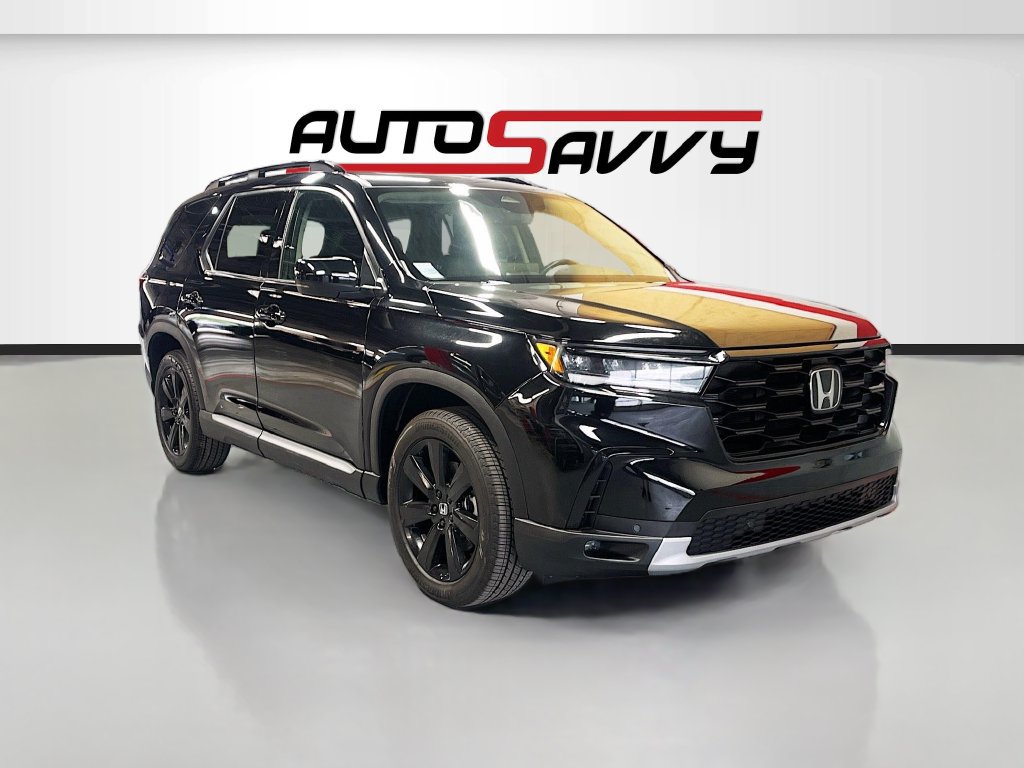 Used 2024 Honda Pilot Touring image 1