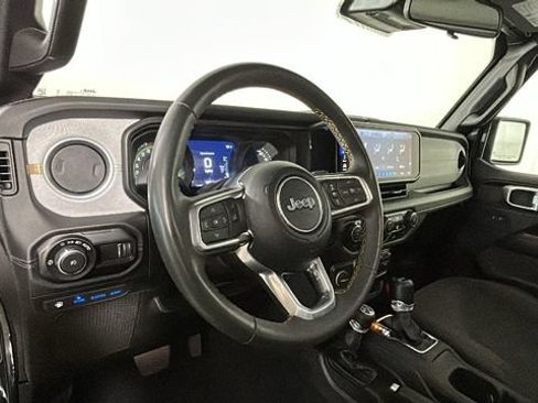Used 2024 Jeep Wrangler Unlimited Sahara AWD/4WD image 12