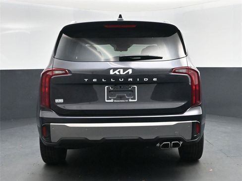 New 2025 Kia Telluride S image 26