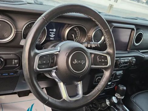 Used 2023 Jeep Wrangler Unlimited Sahara w/ Dual Top Group AWD/4WD image 9