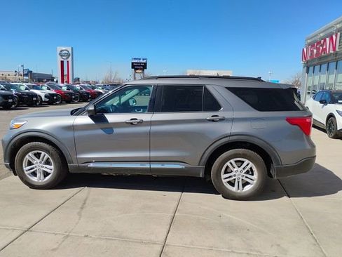 Used 2023 Ford Explorer XLT w/ Equipment Group 202A image 8