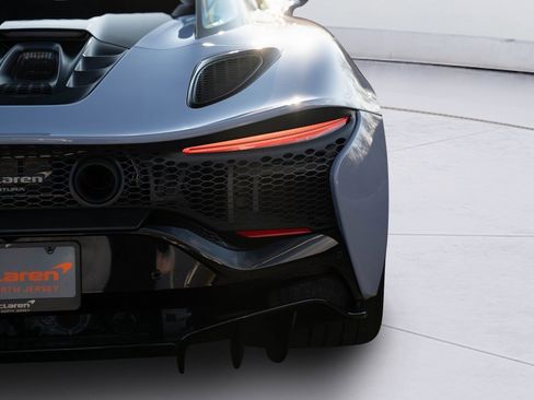 Used 2025 McLaren Artura Spider image 45