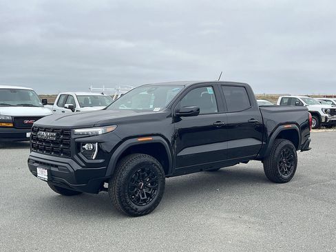 New 2026 GMC Canyon Elevation w/ LPO, Black Badging Package RWD image 7