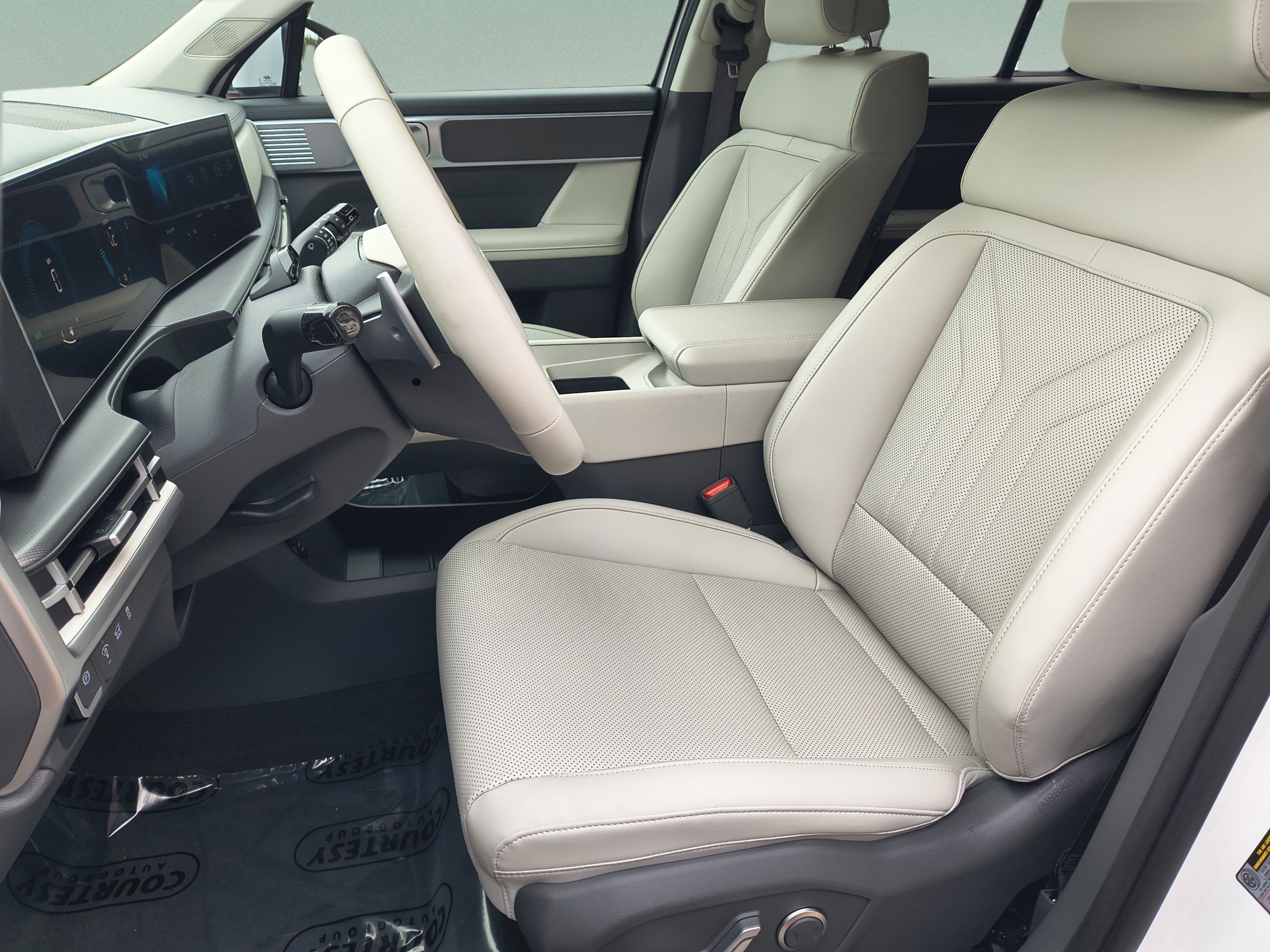 Used 2026 Hyundai Santa Fe SEL FWD image 21