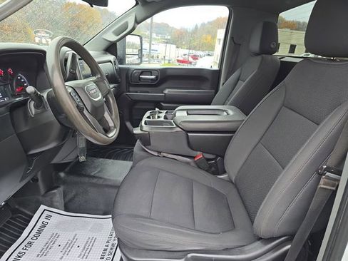 Used 2022 GMC Sierra 3500 Pro w/ Convenience Package image 9