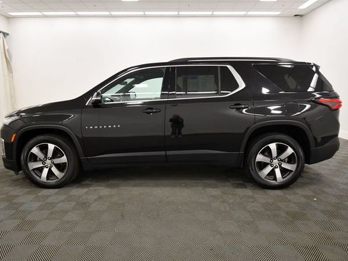 Used 2023 Chevrolet Traverse LT w/ LT Premium Package AWD/4WD image 4