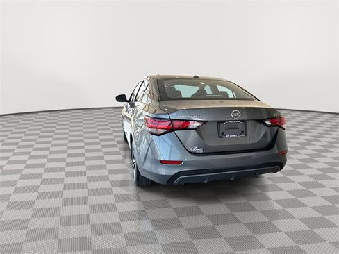 Used 2022 Nissan Sentra SV image 9