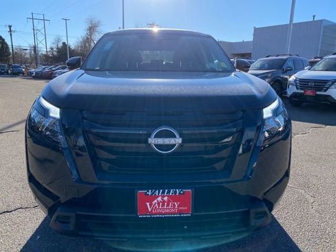 New 2025 Nissan Pathfinder SV image 9