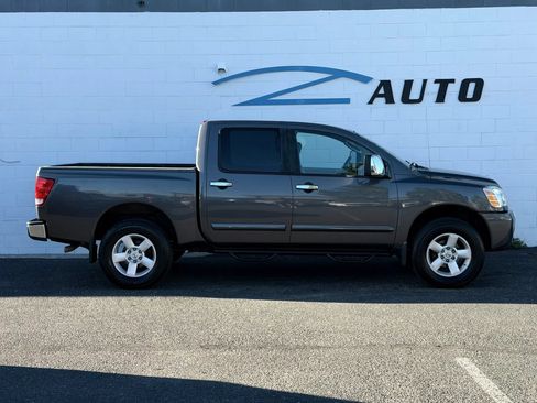 Used 2004 Nissan Titan SE w/ (Tow) Big Tow Pkg AWD/4WD image 7