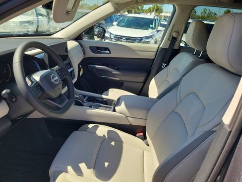 New 2026 Nissan Pathfinder SL FWD image 7
