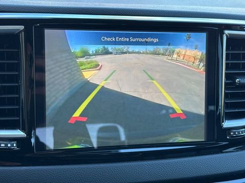 Used 2023 Chrysler Pacifica Touring-L FWD image 30
