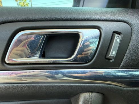 Used 2009 Lincoln MKS FWD image 35