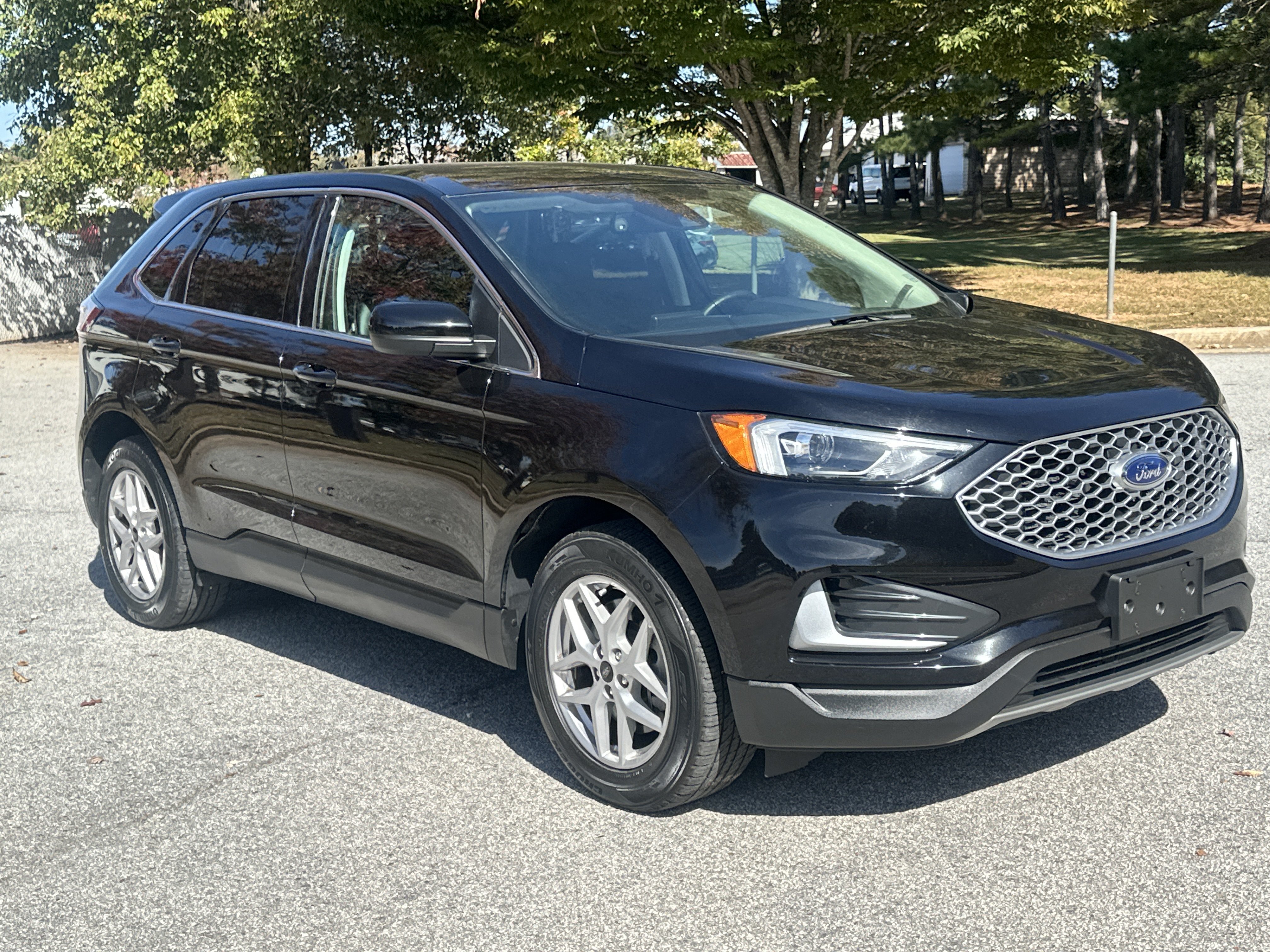 Used 2024 Ford Edge SEL AWD/4WD image 3