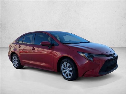 Used 2020 Toyota Corolla LE image 3