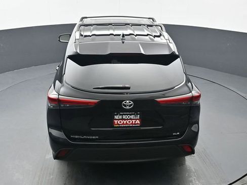 Used 2023 Toyota Highlander XLE FWD image 40