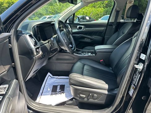 Certified 2023 Kia Sorento SX AWD/4WD image 9