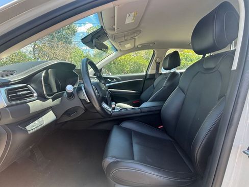 Used 2025 Genesis G70 2.5T AWD/4WD image 25