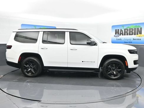 Used 2024 Jeep Wagoneer Series II w/ Convenience Group I AWD/4WD image 7
