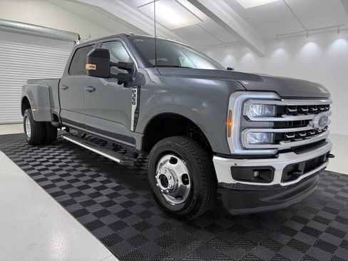 Used 2026 Ford F350 Lariat AWD/4WD image 1