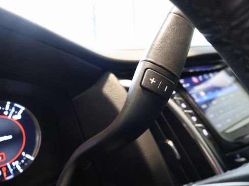 Certified 2020 Cadillac Escalade Luxury image 18