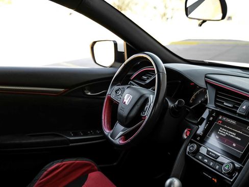 Used 2017 Honda Civic Type R image 17