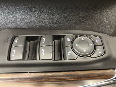 Used 2019 Chevrolet Silverado 1500 High Country image 13