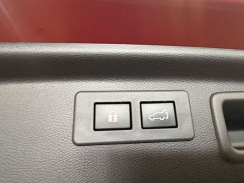 Used 2022 Subaru Forester Premium AWD/4WD image 17