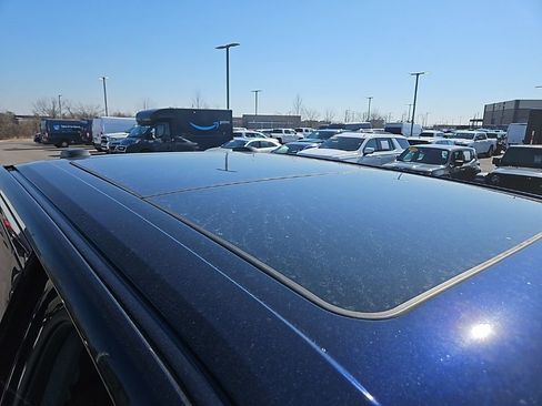 Used 2023 Ford F150 Limited image 9