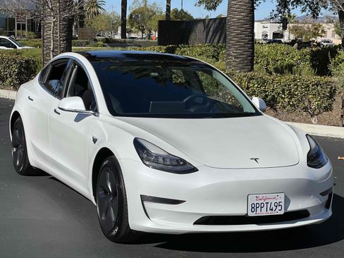 Used 2020 Tesla Model 3 Standard Range Plus image 15