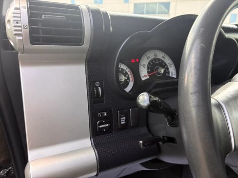 Used 2007 Toyota FJ Cruiser 4WD image 17