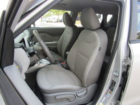 Used 2017 Kia Soul EV-e image 13