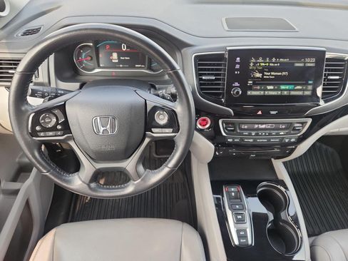 Used 2022 Honda Pilot Touring image 11