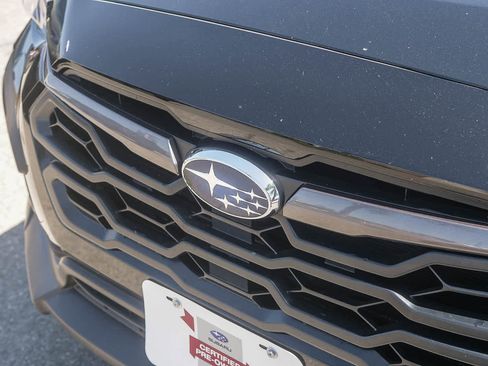Certified 2025 Subaru Crosstrek 2.5i Limited w/ Crosstrek Mirror Package AWD/4WD image 11