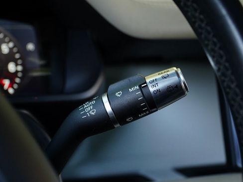 Used 2020 Land Rover Defender 110 HSE image 25