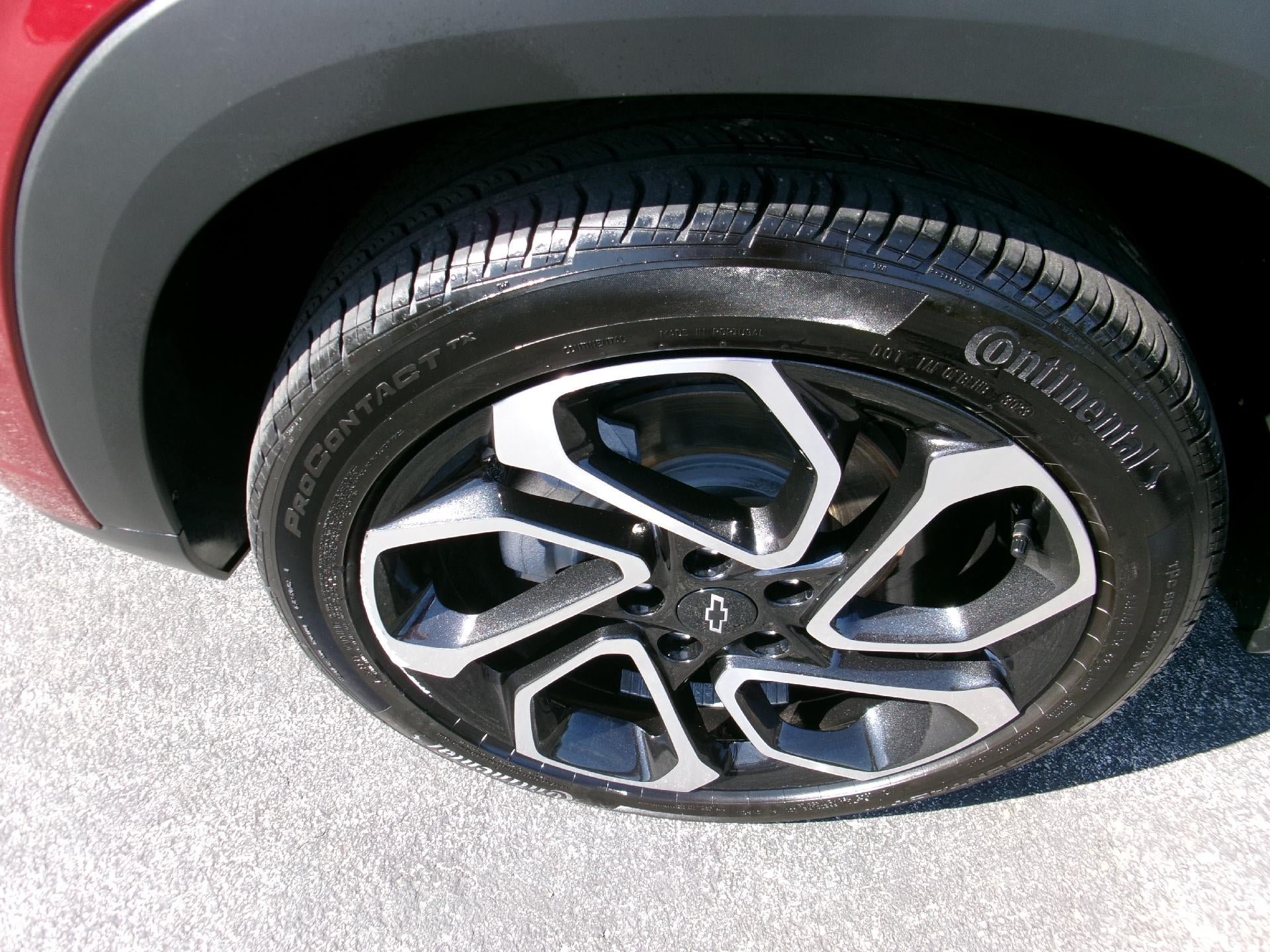 Used 2024 Chevrolet Trax RS w/ Sunroof Package FWD image 7