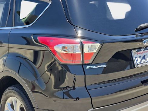 Used 2018 Ford Escape SEL AWD/4WD image 36