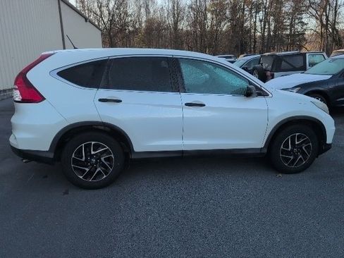 Used 2016 Honda CR-V SE image 9