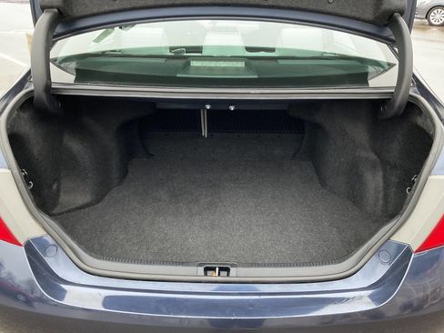 Used 2016 Toyota Camry LE image 29