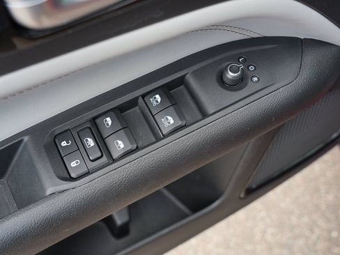 Used 2025 Jeep Compass Limited AWD/4WD image 16