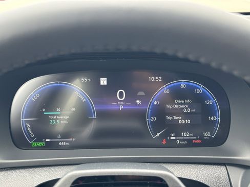 Used 2025 Toyota Crown Signia w/ Advanced Technology Package image 24