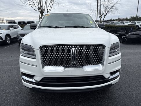 Used 2021 Lincoln Navigator Reserve image 3
