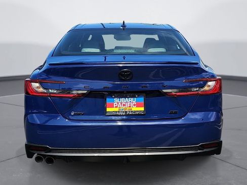 Used 2025 Toyota Camry SE w/ Convenience Package FWD image 4