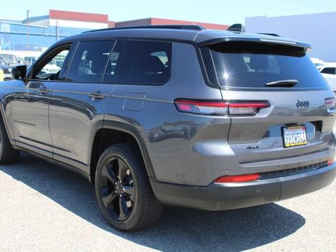 Used 2023 Jeep Grand Cherokee L Laredo AWD/4WD image 6