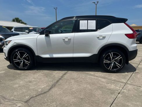 Used 2021 Volvo XC40 T5 R-Design w/ Climate Package AWD/4WD image 6