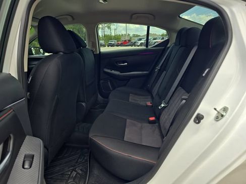 Used 2025 Nissan Sentra SR FWD image 13