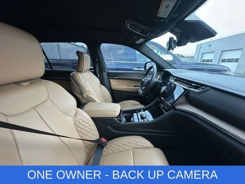Used 2025 Jeep Grand Cherokee L Summit w/ Advanced Protech Group IV AWD/4WD image 2